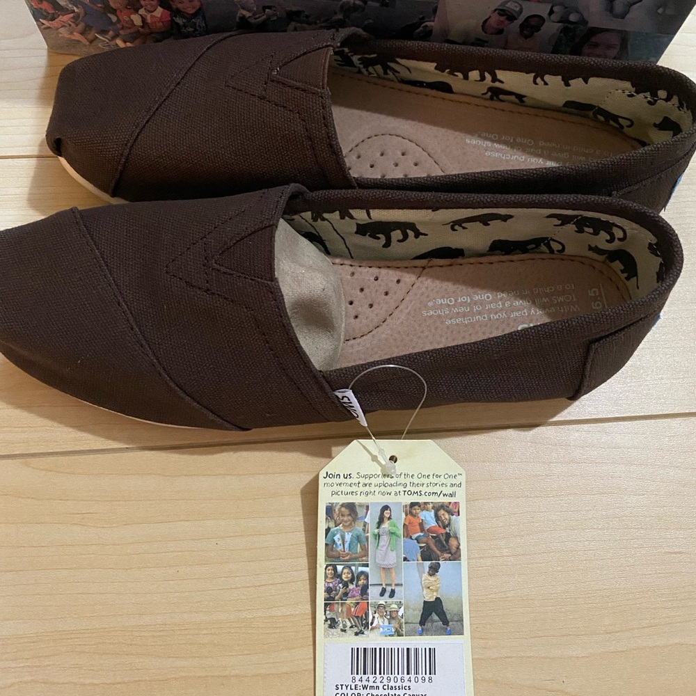NWT TOMS Women’s Classic Canvas Slip On - Picture 5 of 9